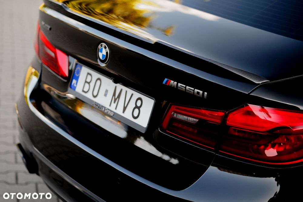 BMW Seria 5 M550i xDrive sport - 6