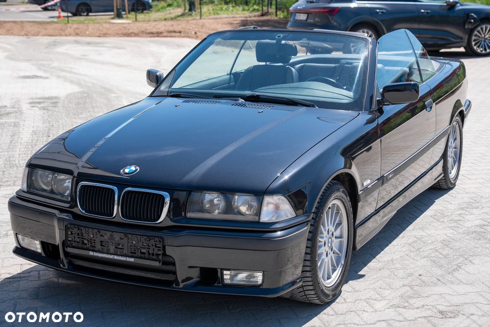 BMW Seria 3 320i - 3