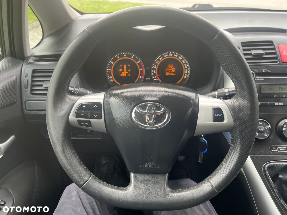 Toyota Auris 1.33 VVT-i Life Comfort - 11