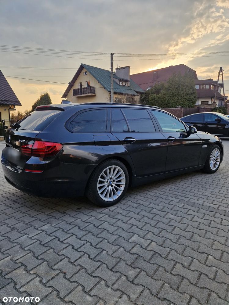 BMW Seria 5 520d - 24