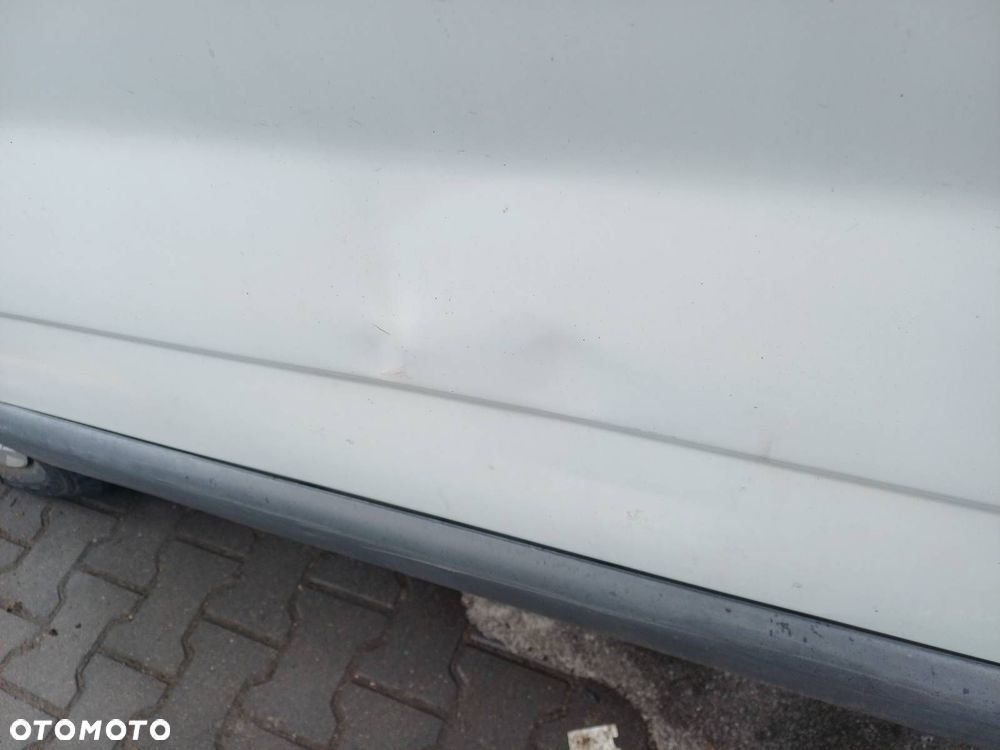 DRZWI KOMPLETNE PRZESUWNE PRAWE RENAULT TRAFIC II 0D31 - 2