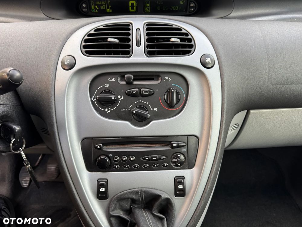 Citroën Xsara Picasso 1.6i 16V SX - 12