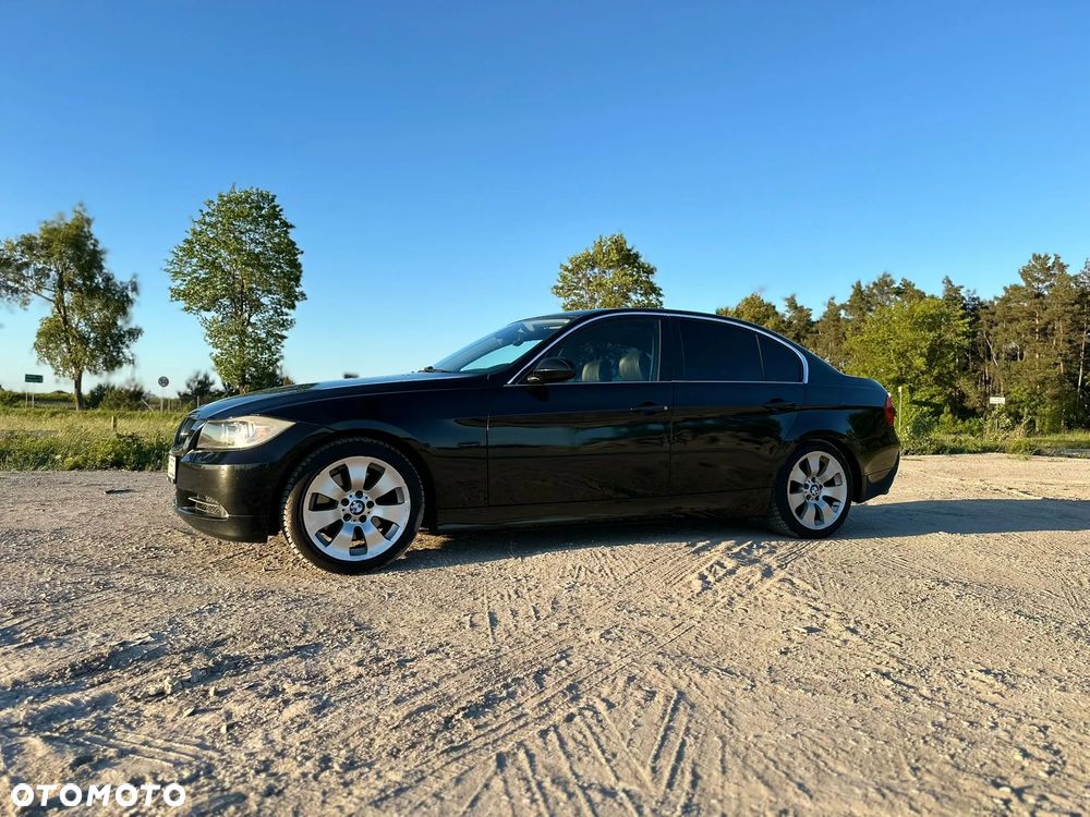 BMW Seria 3 330i - 16
