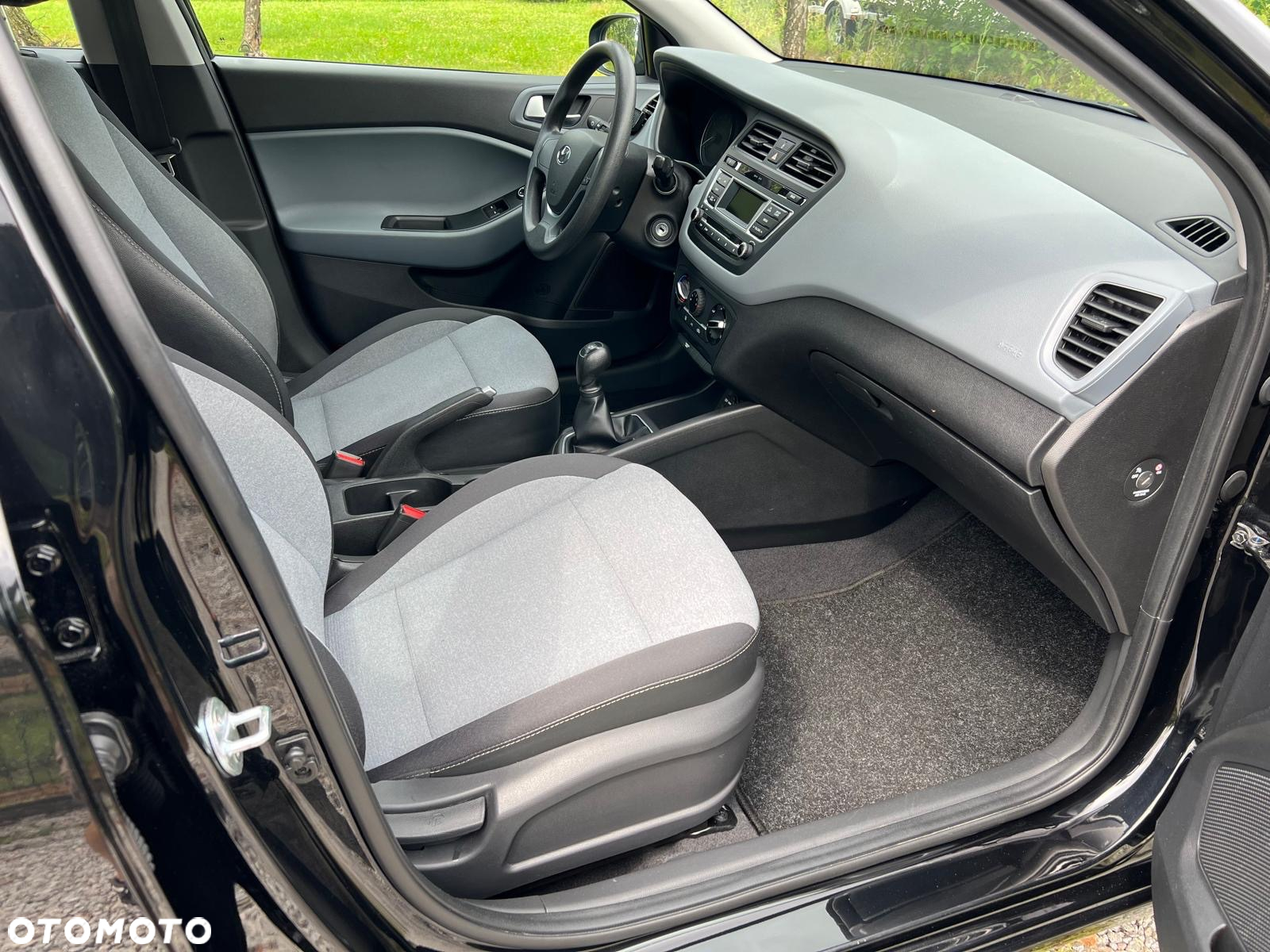 Hyundai i20 1.2 - 6