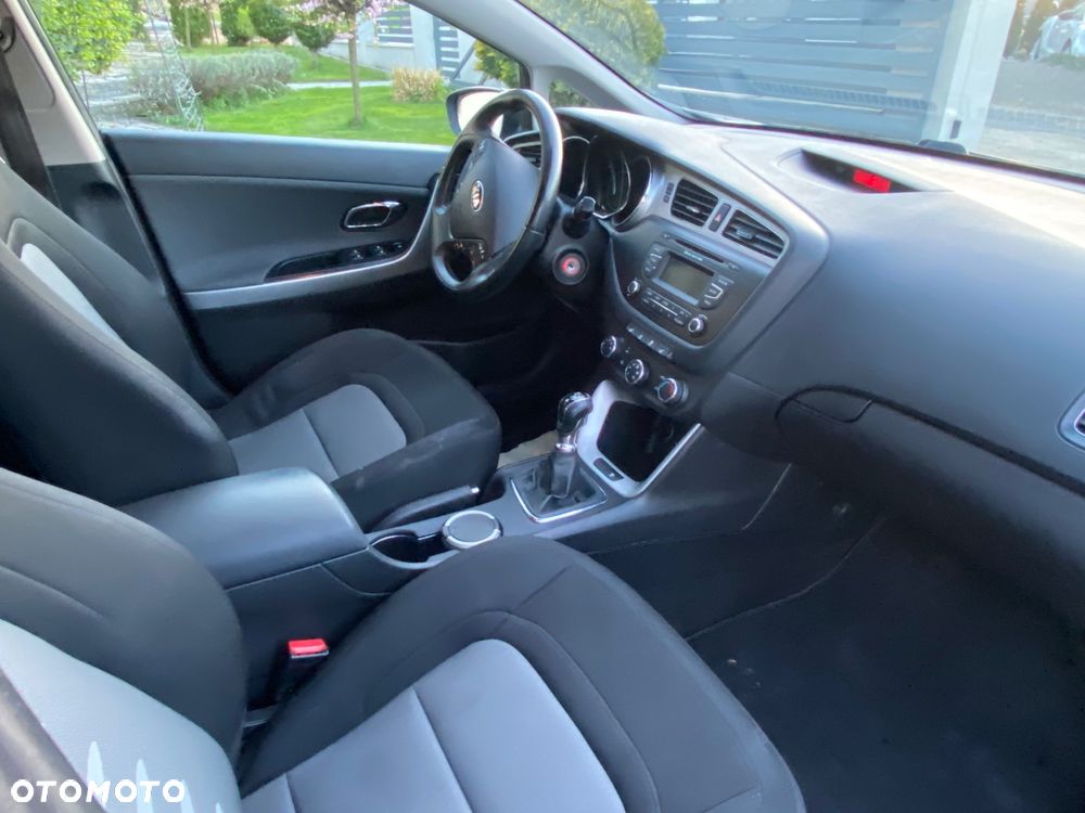 Kia Ceed 1.6 CRDi 128 ISG Spirit - 5