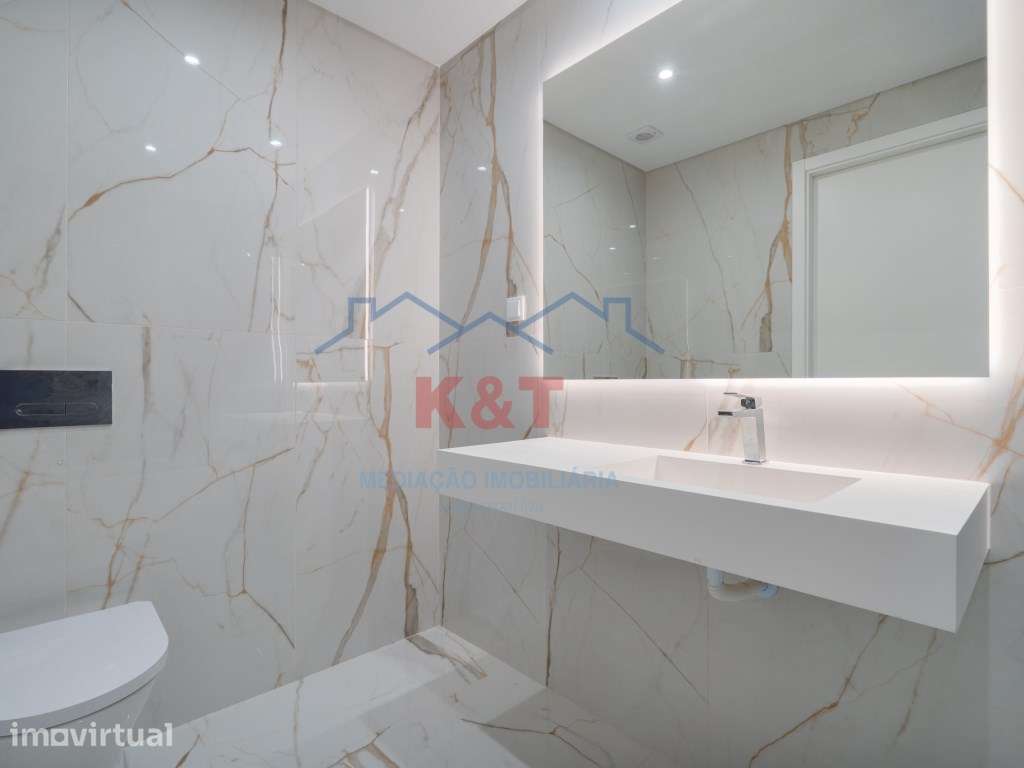 Apartamento T3 com varandas espaçosas e piscina e garagem - Grande imagem: 5/29