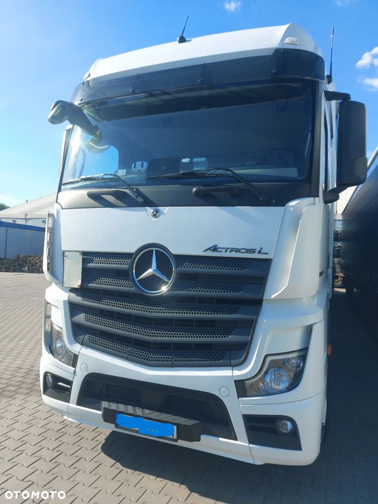 Mercedes-Benz Actros - 1