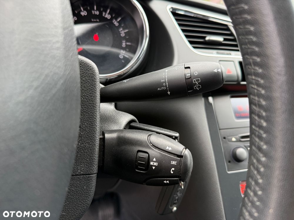 Peugeot 3008 HDi FAP 115 Access - 23