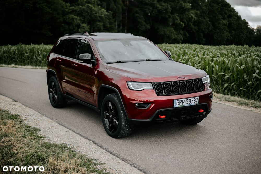Jeep Grand Cherokee - 22