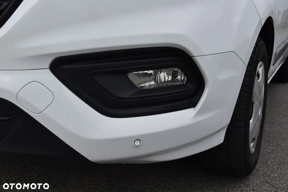 Ford TRANSIT CUSTOM 320 L2H1 - 20