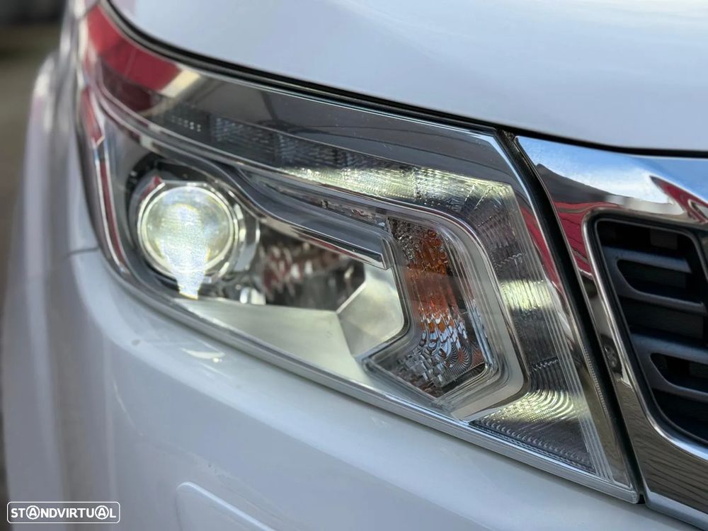 Nissan Navara 2.3 dCi CD 4WD Tekna AT - 6