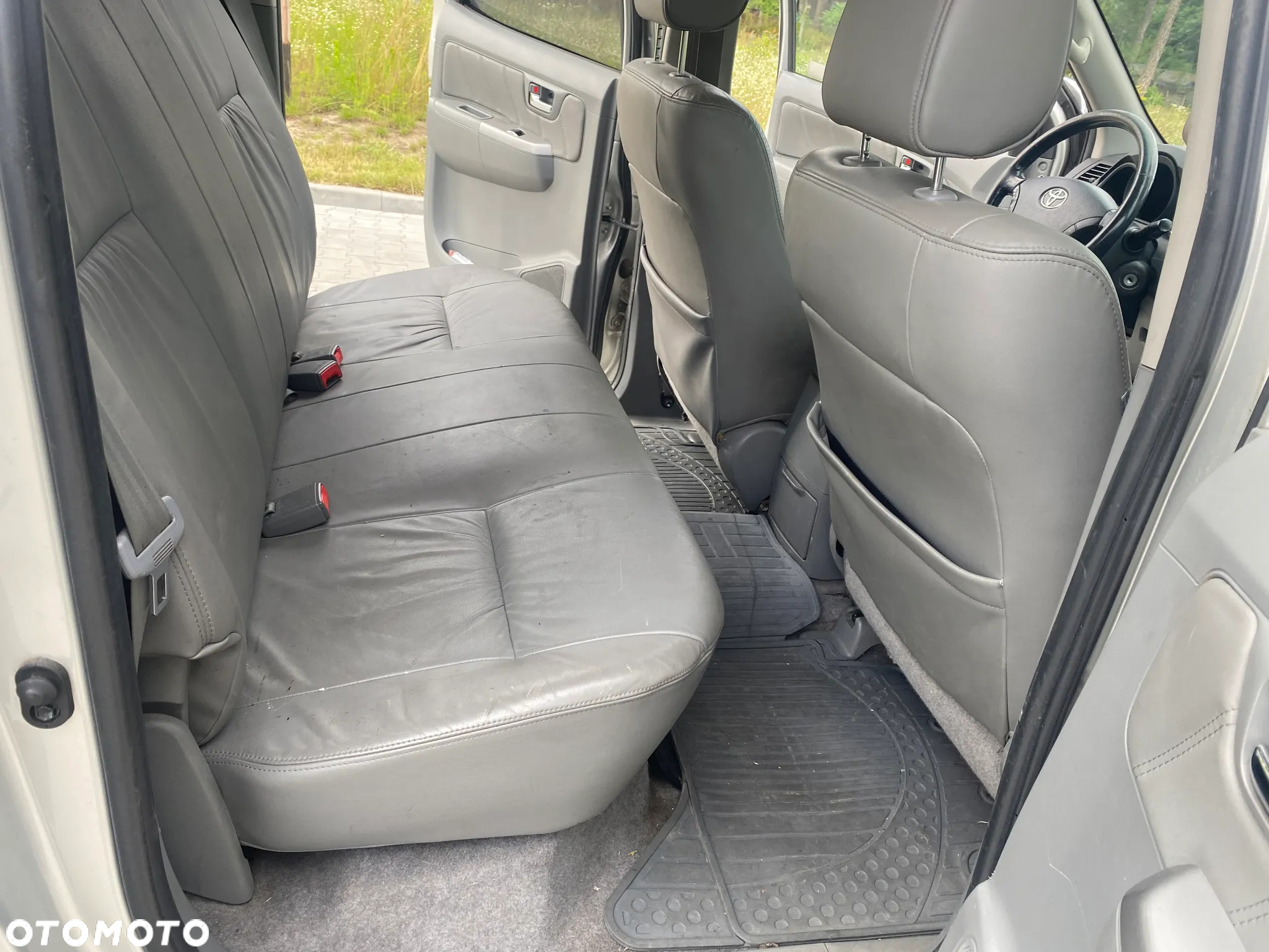 Toyota Hilux 3.0 D-4D Sol - 11