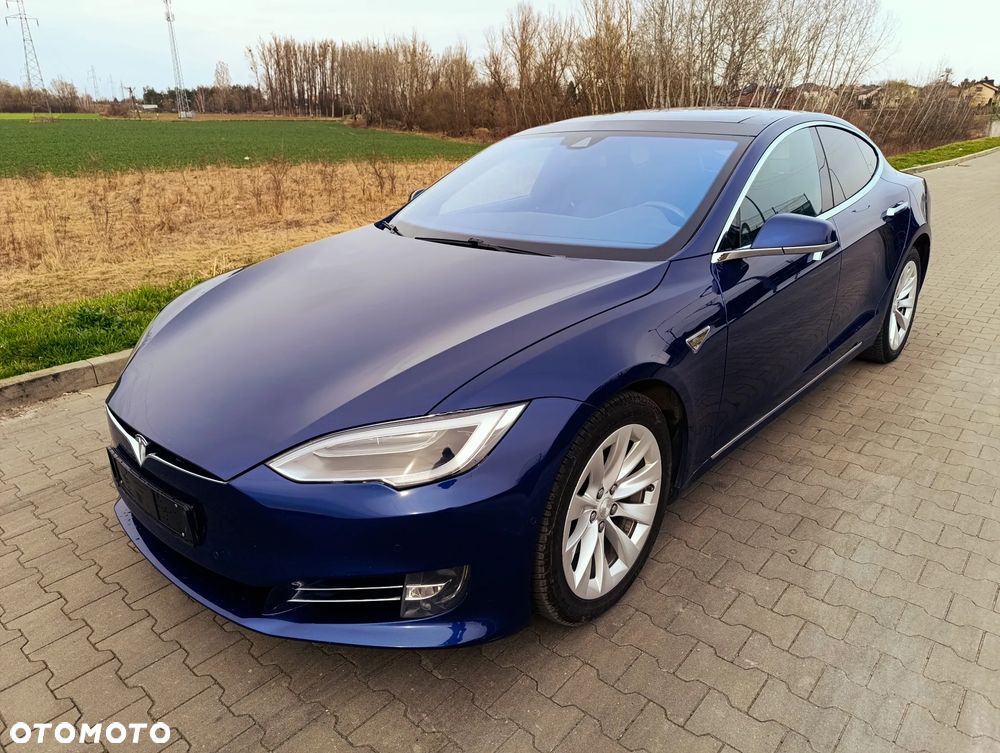 Tesla Model S - 14