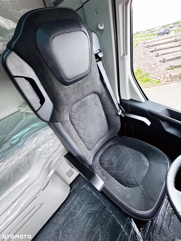 Ford F-MAX - 12