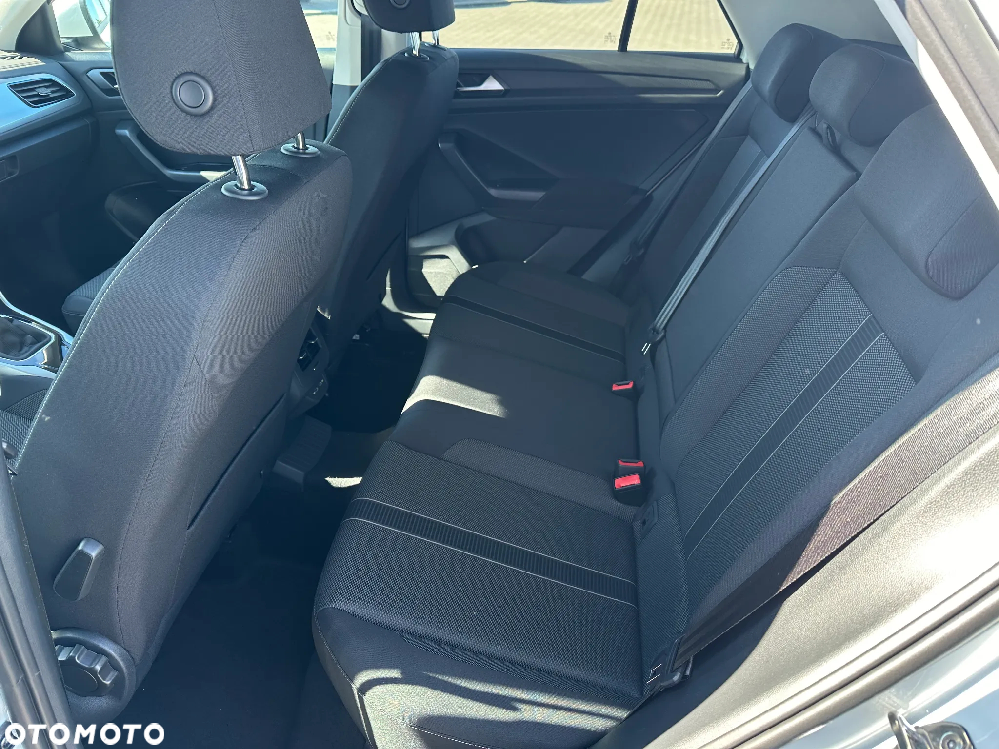 Volkswagen T-Roc - 14