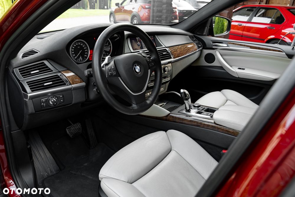 BMW X6 xDrive40d - 16
