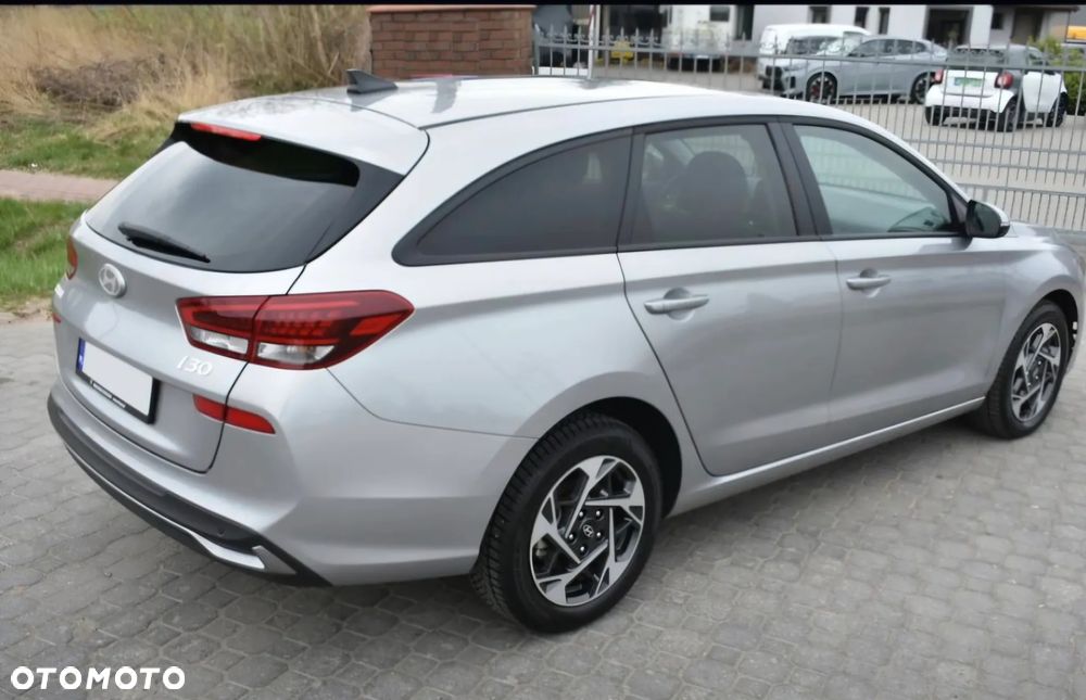 Hyundai i30 1.5 T-GDI 48V Smart - 4