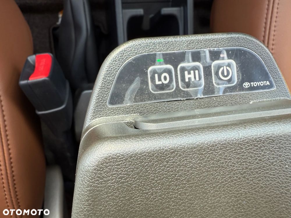 Toyota Land Cruiser - 17