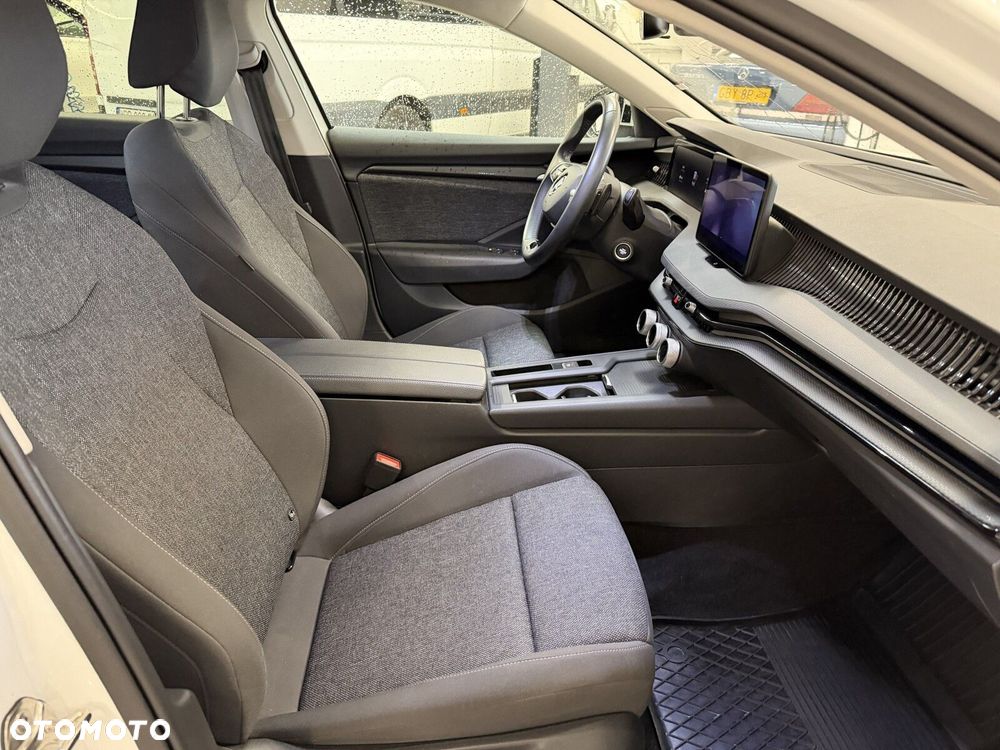 Skoda Superb 2.0 TDI SCR Essence DSG - 16