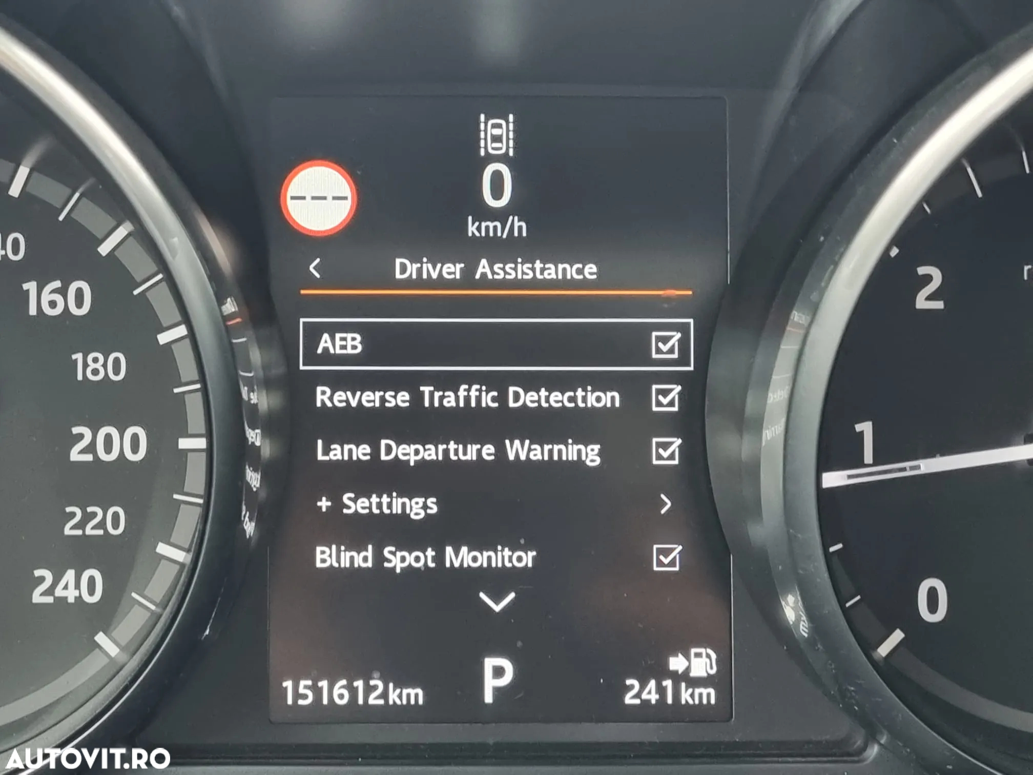 Land Rover Discovery Sport 2.0 D180 R-Dynamic MHEV SE - 23