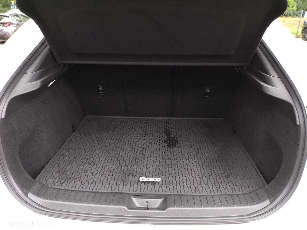 Mazda CX-30 2.0 mHEV Centre-Line 2WD - 33