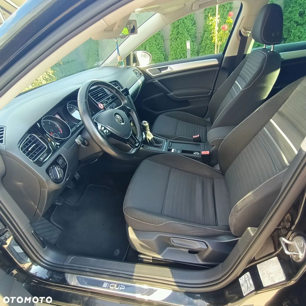 Volkswagen Golf 2.0 BlueTDI Cup - 11