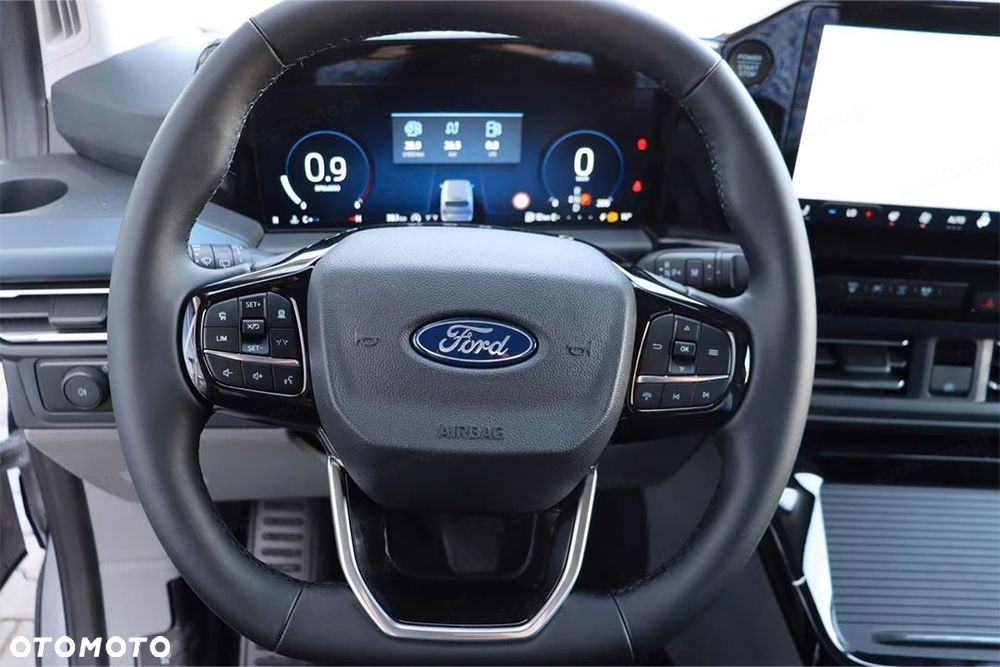 Ford Tourneo Custom - 9