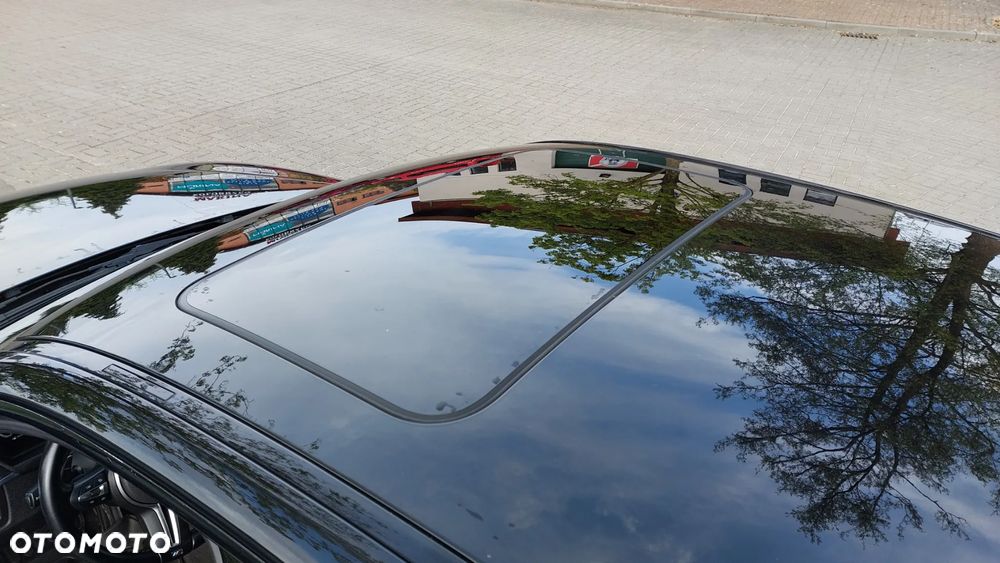 BMW Seria 3 328i xDrive Sport-Aut Luxury Line - 32