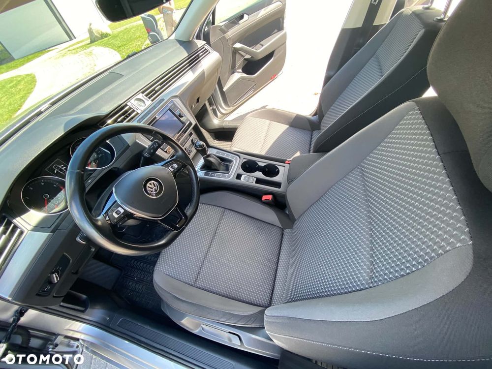 Volkswagen Passat 2.0 TDI BMT Trendline - 5