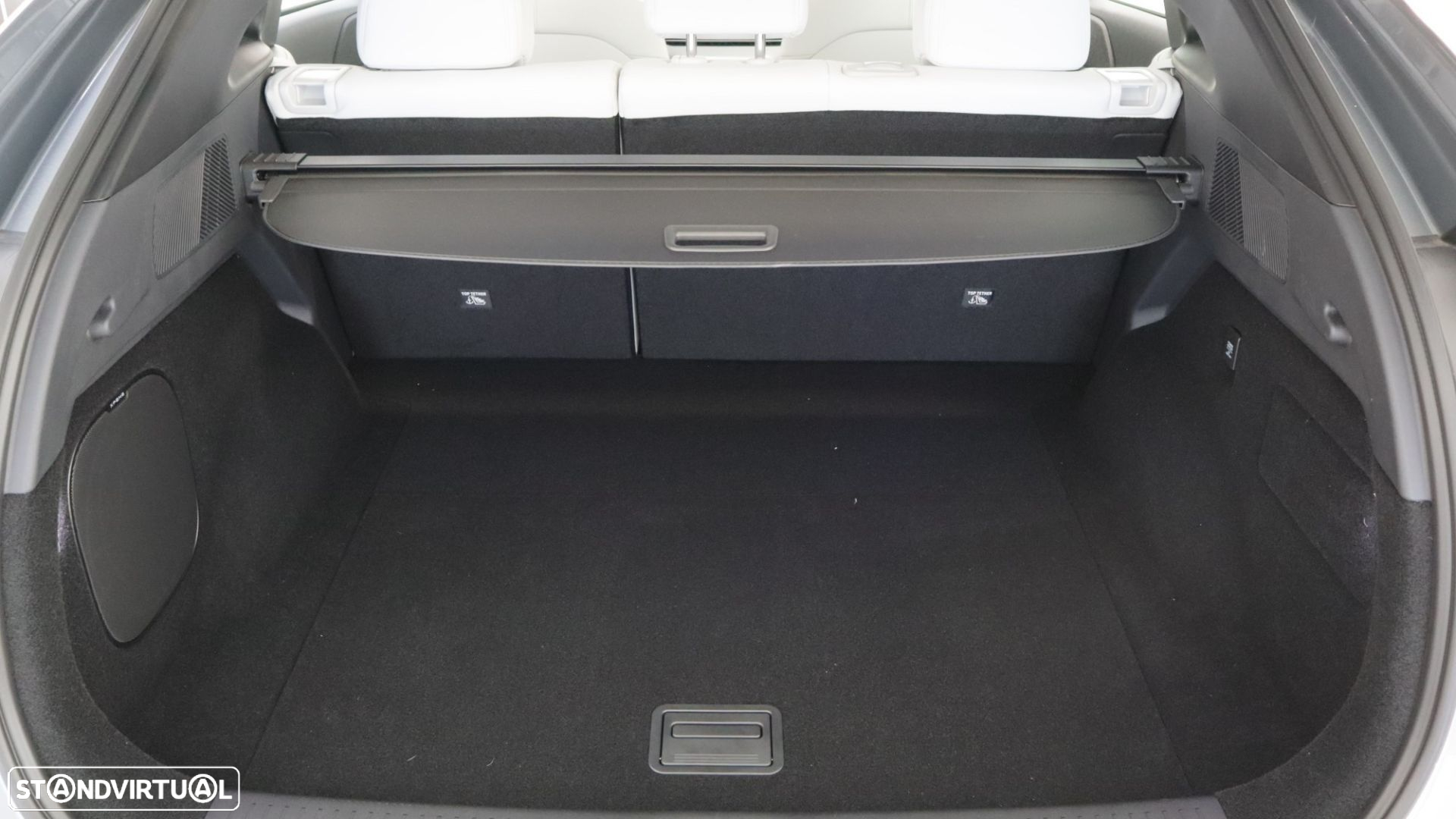 Xpeng G6 66 kWh Standard Range - 9
