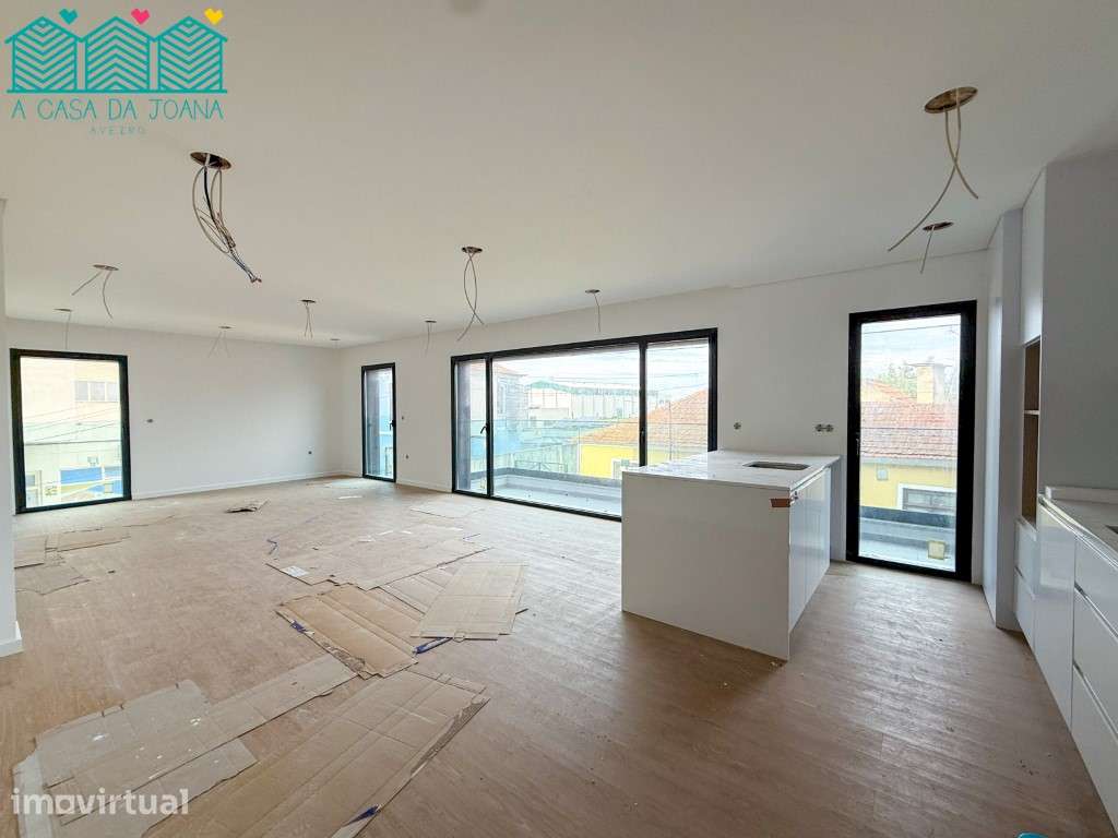 Apartamento T3 Duplex com Terraço em Esgueira - Grande imagem: 2/25