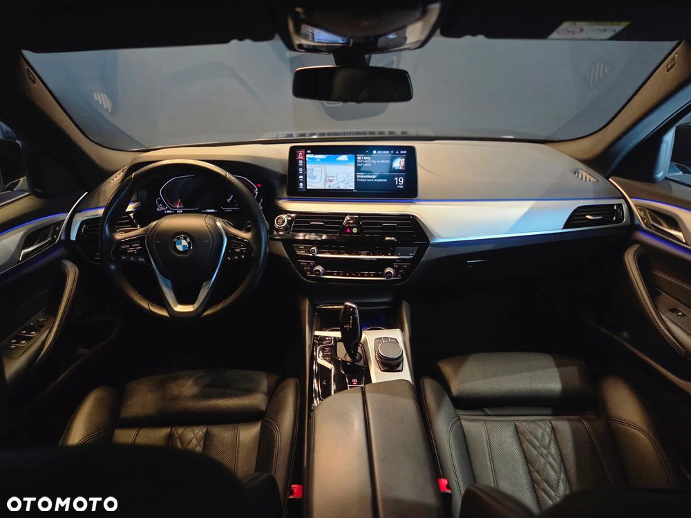 BMW Seria 5 520d xDrive MHEV - 12