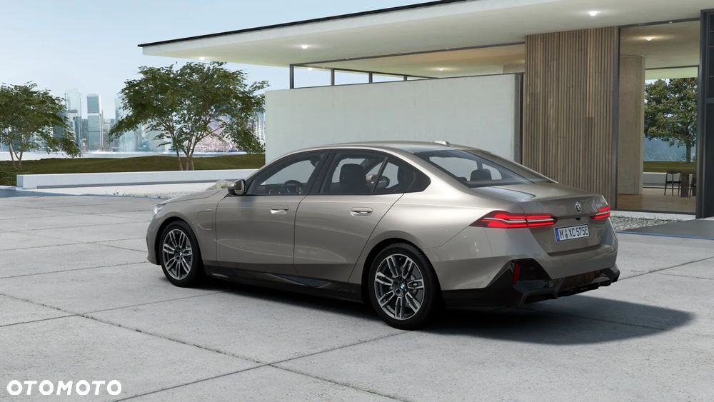 BMW Seria 5 530e PHEV M Sport - 2