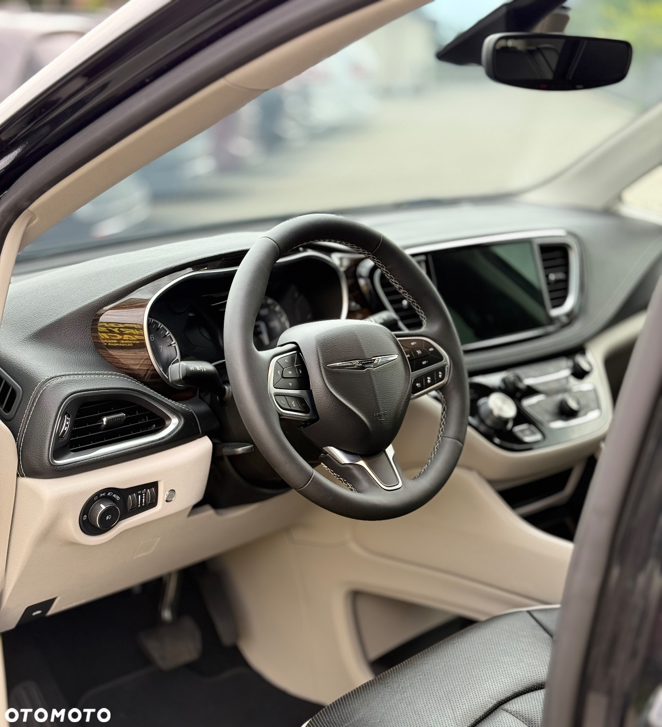 Chrysler Pacifica - 14