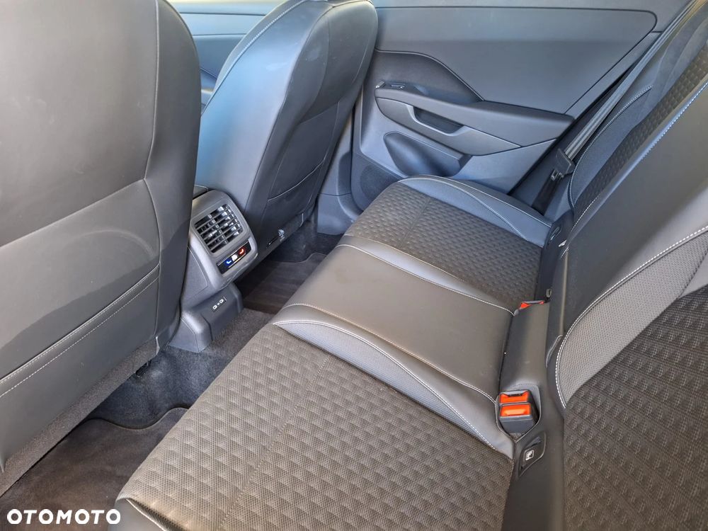 Volkswagen T-Roc - 16