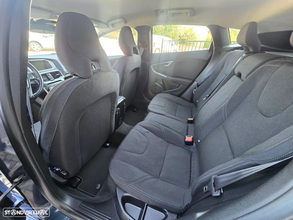 Volvo V40 D2 Powershift Momentum - 10
