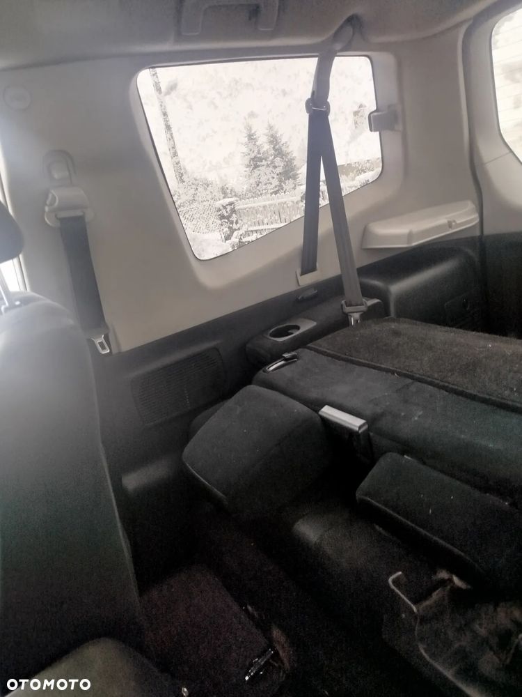 Mitsubishi Pajero - 21