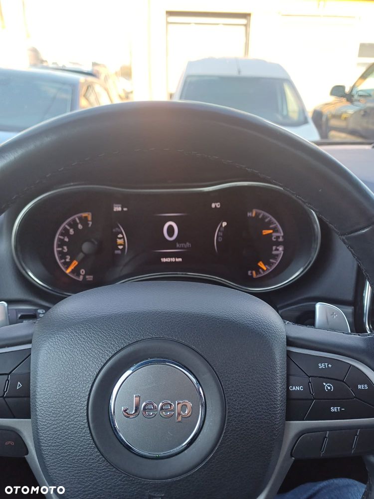 Jeep Grand Cherokee - 11