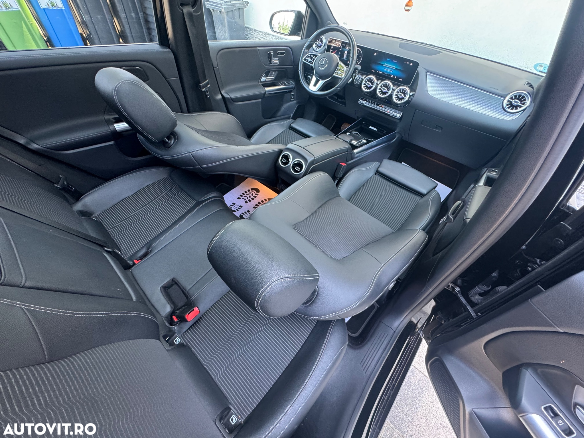 Mercedes-Benz B - 16