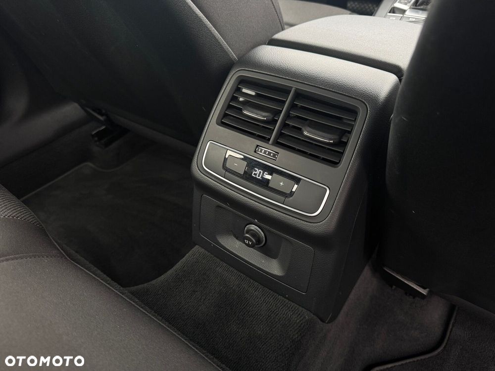 Audi A4 Limousine - 17