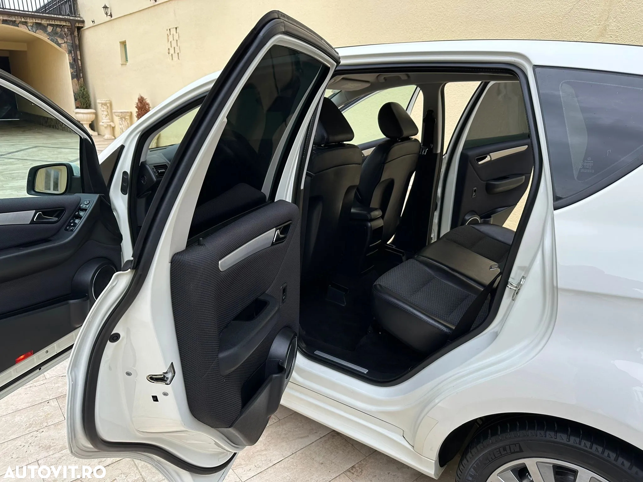 Mercedes-Benz A - 8