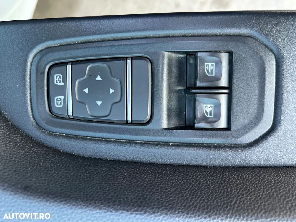 Renault Trafic 2.0 Blue dCi 110 S&S L2 8+1 Life - 24