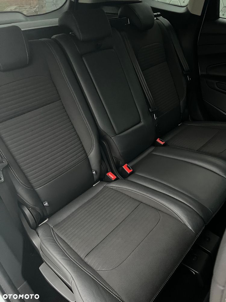 Ford Kuga 2.0 TDCi 4x4 Titanium - 25