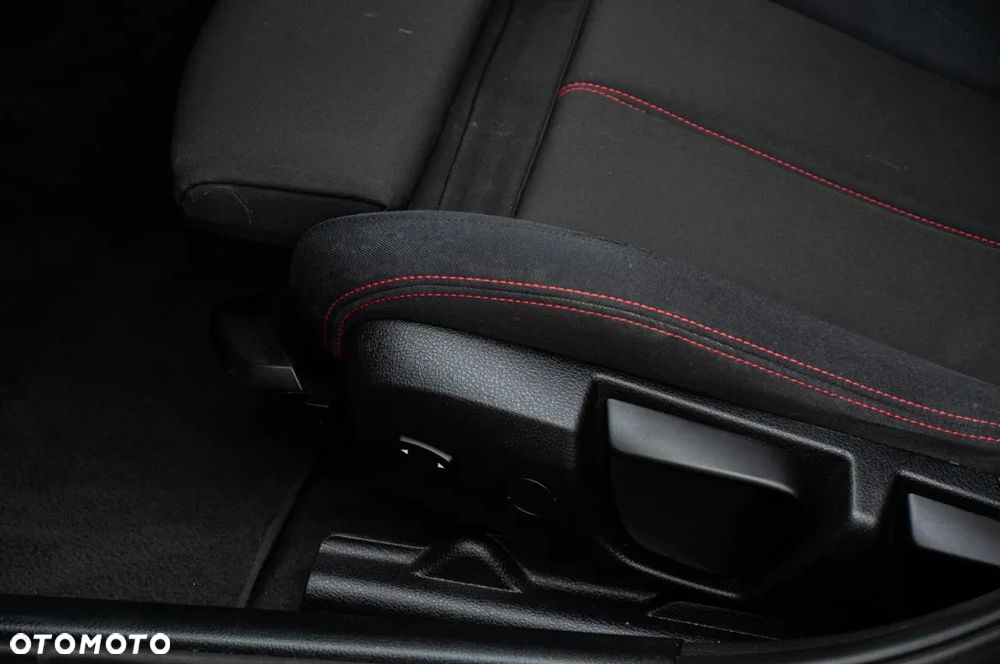 BMW Seria 3 316d Sport Line - 38