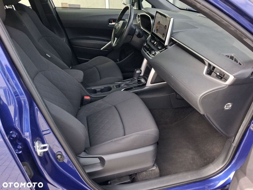 Toyota Corolla Cross - 11