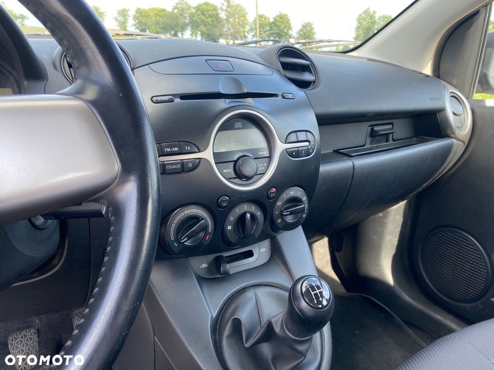Mazda 2 - 11