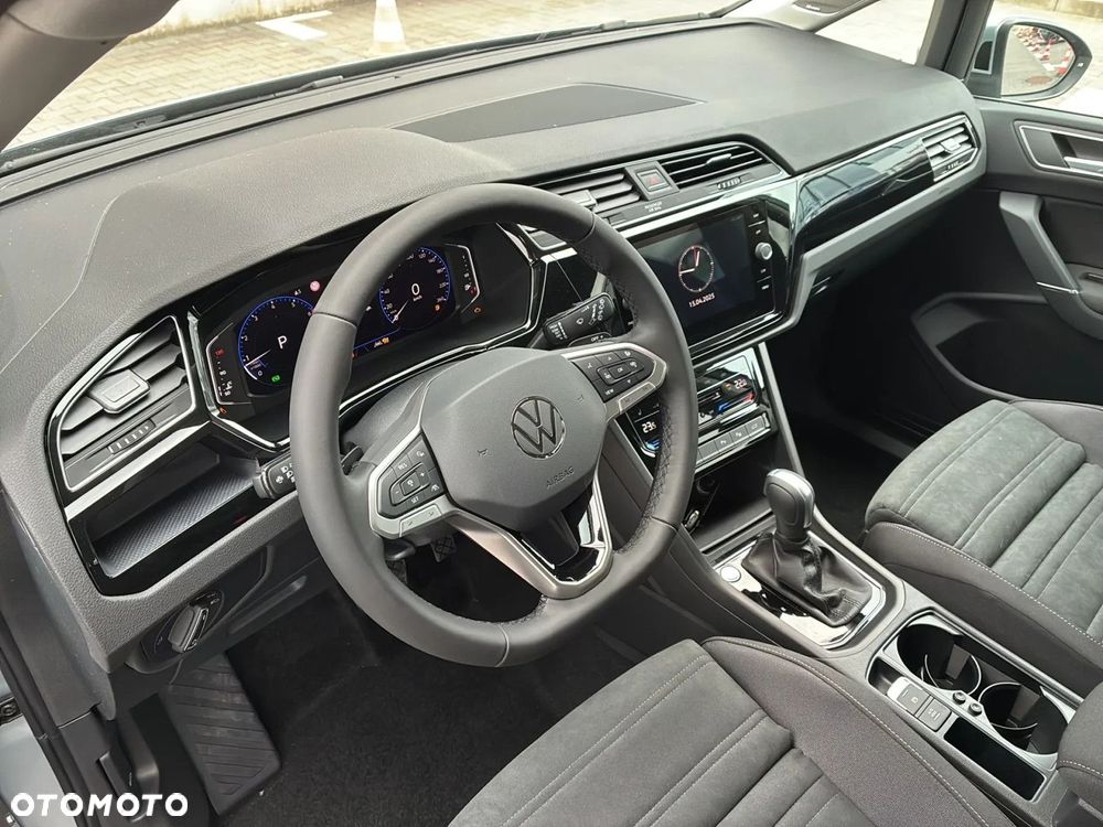 Volkswagen Touran - 5