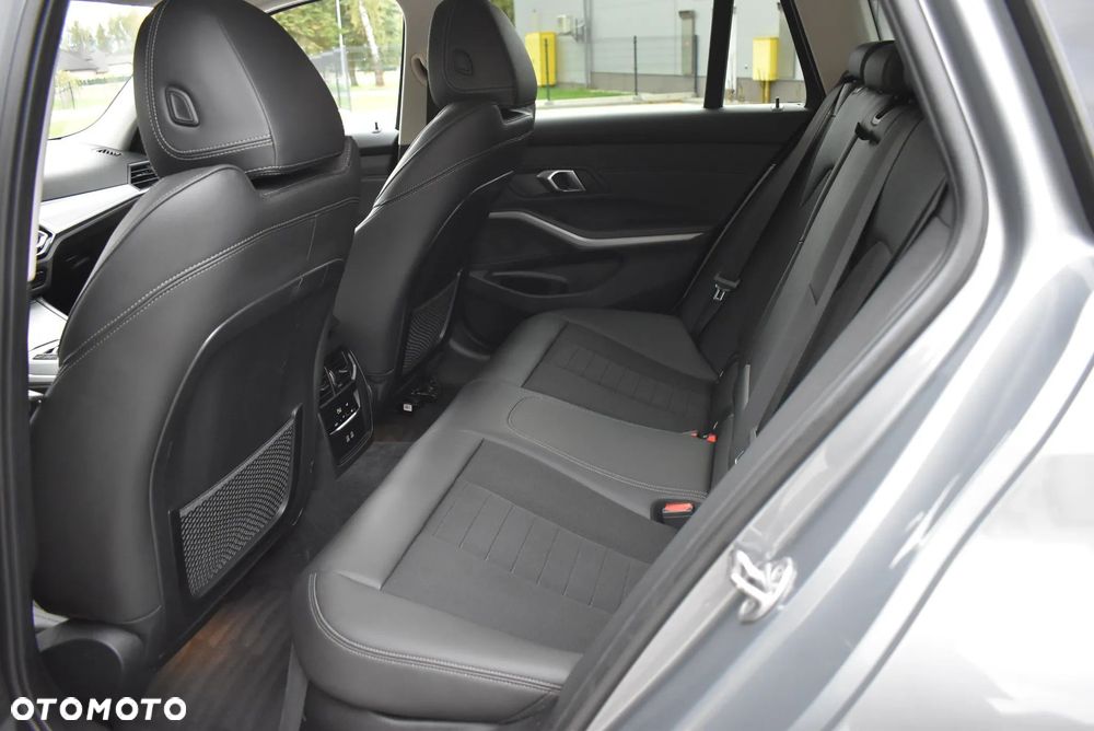 BMW Seria 3 320d xDrive Sport Line Shadow - 16