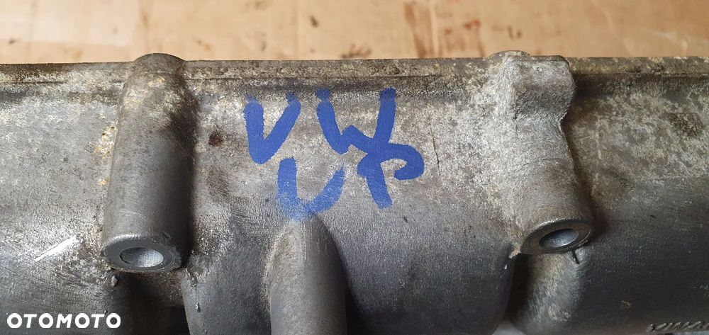 Pokrywa zaworów dekiel wałki rozrządu VW UP 1.0 04C103479 - 9