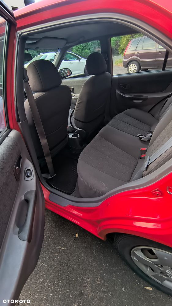 Hyundai Accent - 4